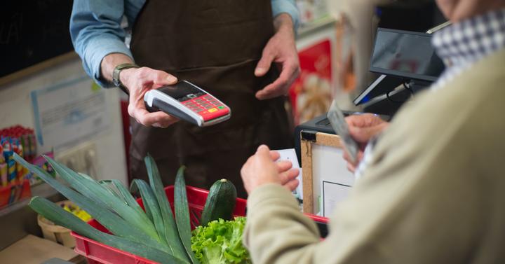 Hôte(sse) de caisse en grande distribution